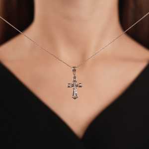 Золотой крестик с бриллиантами природными